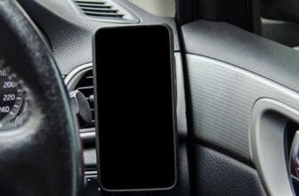 What Are the Benefits of Using Dash-Mounted Holders for Your Devices?